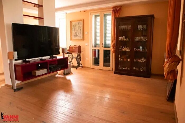 Appartamento con 6 locali in vendita in Via Paolo Bocci, Cecina