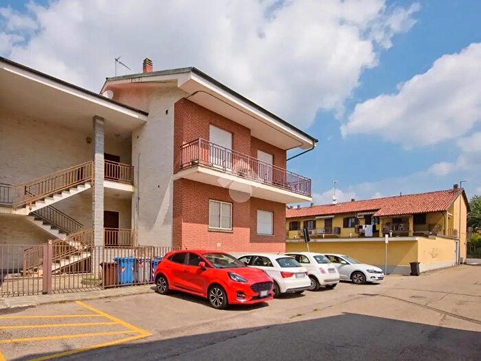 Appartamento trilocale in vendita in Int Strada Genova, Moncalieri