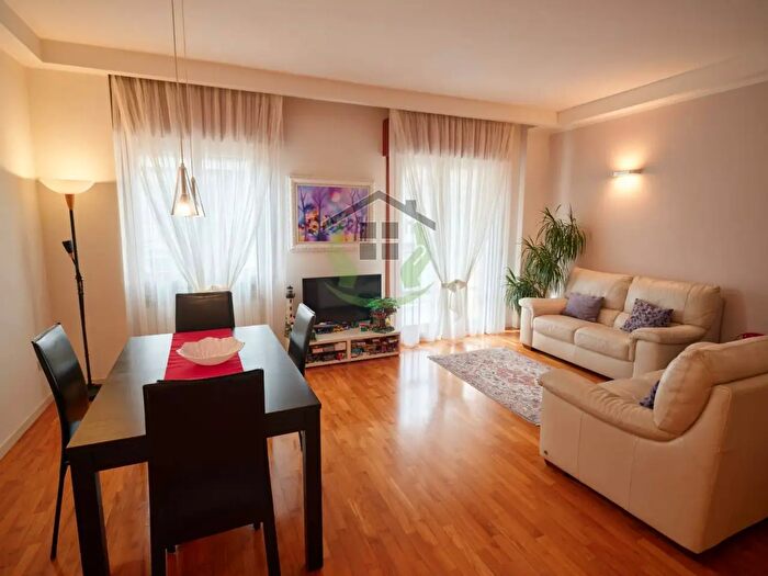 Appartamento quadrilocale in vendita in Via Ugo Bassi, San Benedetto Del Tronto