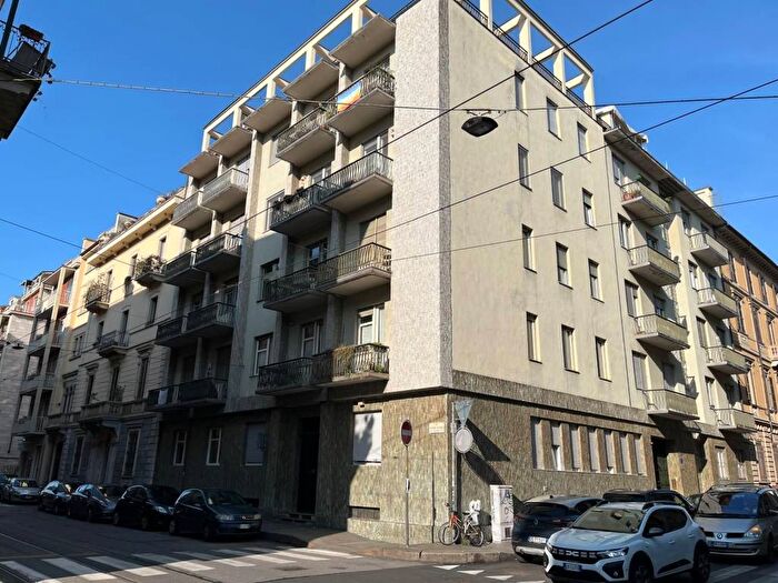 Appartamento trilocale in affitto in Via Giovanni Francesco Napione, Vanchiglia, Torino