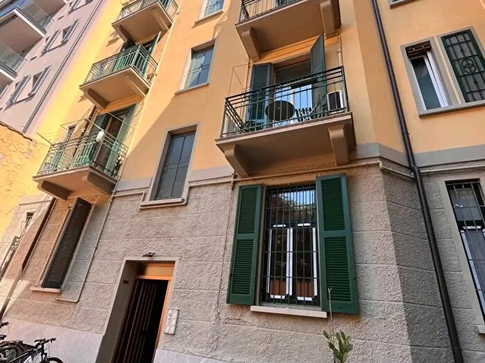 Appartamento con 5 locali in vendita in Via Cenisio, Milano