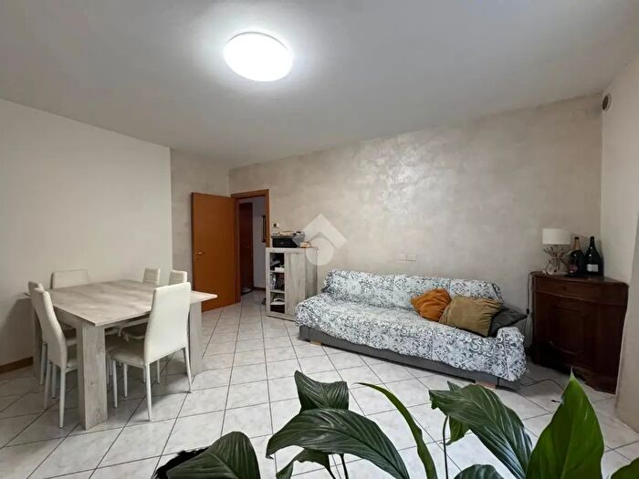 Appartamento trilocale in vendita in Via Gazzo, Cartura