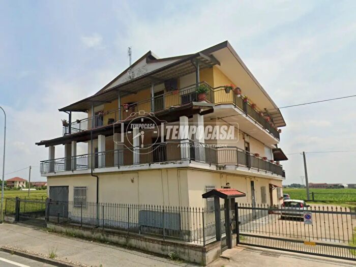 Appartamento con 5 locali in vendita in Via Poirino, Carmagnola