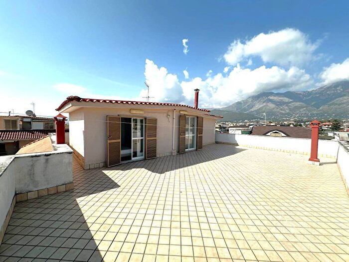 Casa bilocale in affitto in Via del Mare, Centro, Formia