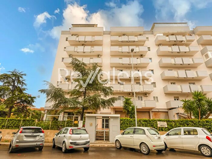 Appartamento quadrilocale in vendita in Daunia, Bari