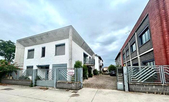 Casa con 6 locali in vendita in Via Guglielmo Marconi, Vermezzo con Zelo