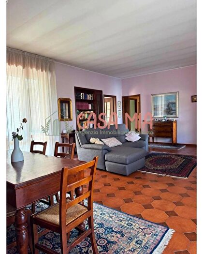 Casa quadrilocale in vendita in Via De Amicis, Calendasco