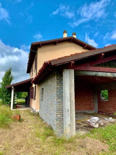 Casa quadrilocale in vendita in Dego