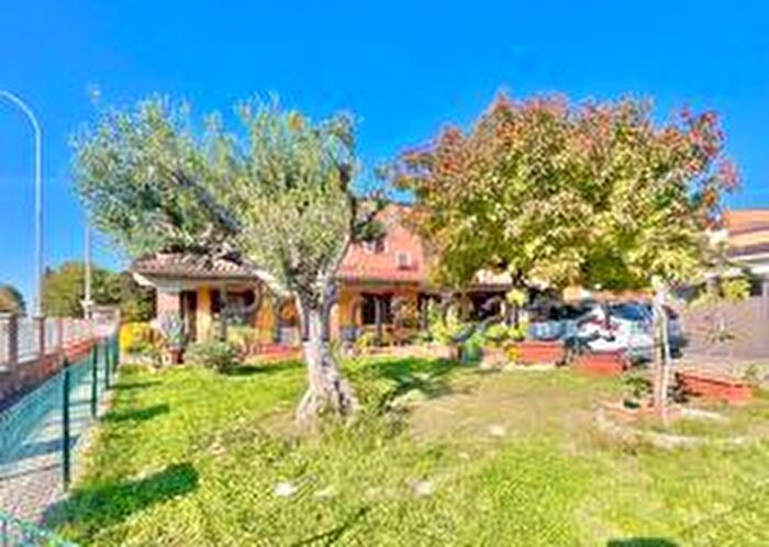 Appartamento con 8 locali in vendita in Via Giuseppe Garibaldi, Bovolone