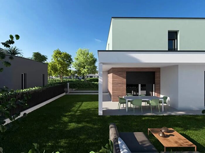 Casa con 7 locali in vendita in Via Perlasca, Thiene