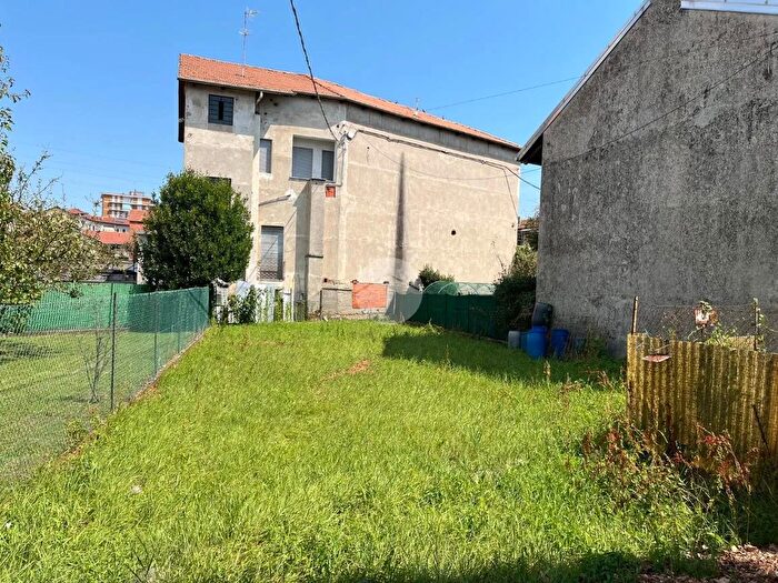 Casa con 10 locali in vendita in Via Ranzoni, Cossato