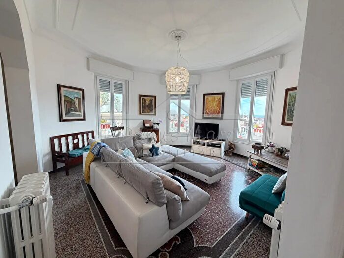 Appartamento con 7 locali in affitto in Via Montegrappa, Savona