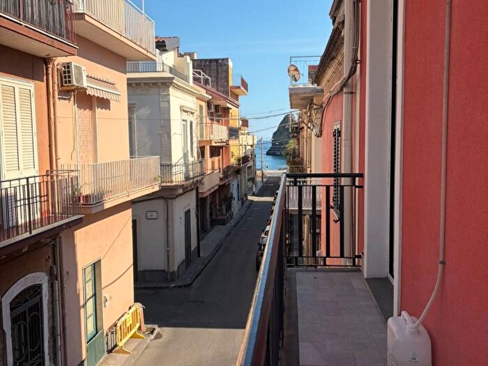 Appartamento quadrilocale in affitto in Via Andrea Capparelli, Aci Trezza, Aci Castello