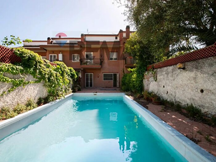Casa con 8 locali in vendita in Via Ernesto Basile, Roma