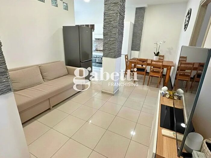 Appartamento trilocale in vendita in Via Monesiglio, Torino
