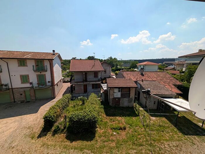 Casa trilocale in vendita in Oleggio Castello