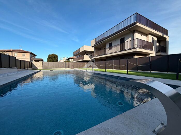 Appartamento trilocale in vendita in Vicolo Casara, Lazise