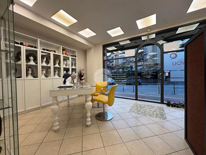 Appartamento monolocale in affitto in LOCALE COMMERCIALE VIA STRINELLA, Duomo Fontana Luminosa, LAquila