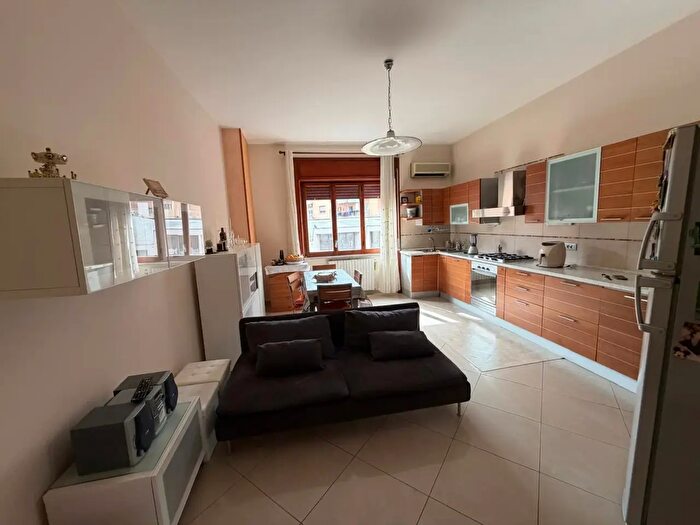 Appartamento trilocale in vendita in Via Rocco Cocchia, Salerno