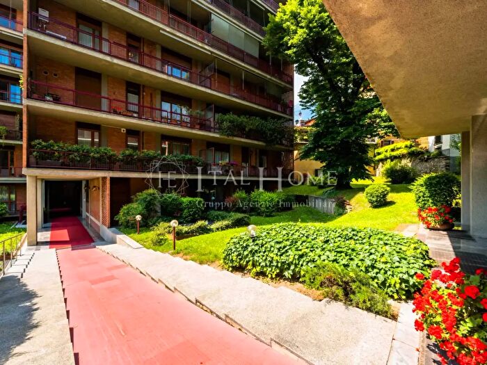 Appartamento quadrilocale in vendita in Via SantAlessandro, Bergamo