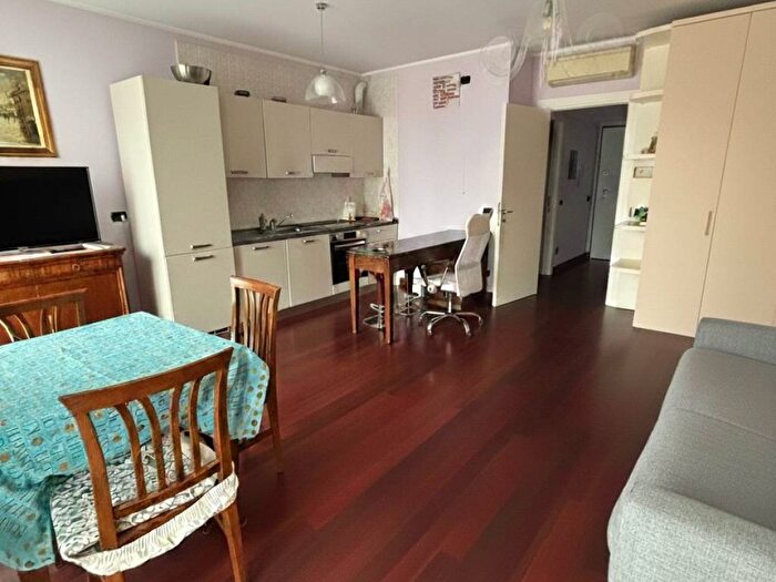 Appartamento monolocale in affitto in Via della Torre, Turro, Milano