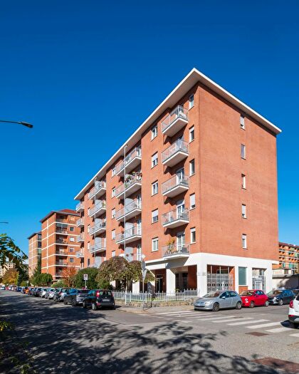 Appartamento con 7 locali in vendita in Via Gottardo, Torino