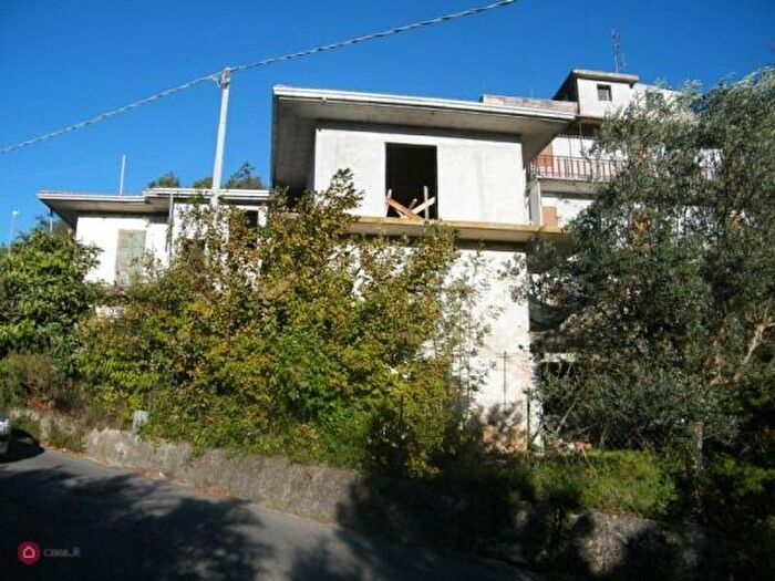 Casa con 6 locali in vendita in Via Fontana Scurano, Alatri