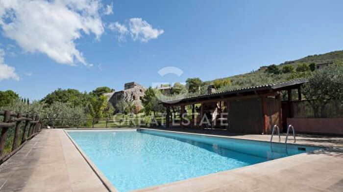 Casa con 6 locali in vendita in Località Fossato, Trevi