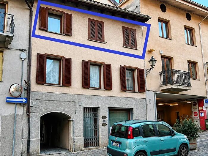 Appartamento con 6 locali in affitto in Via Emilio Chanoux, Chatillon