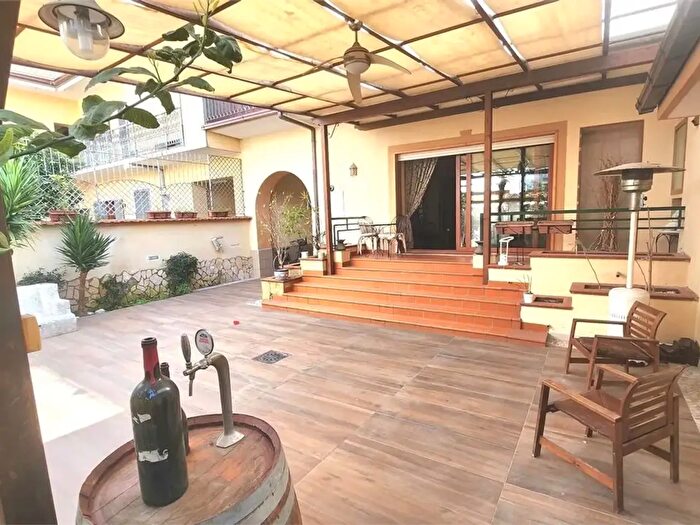 Casa trilocale in vendita in Casoria