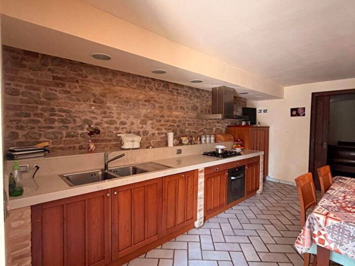 Appartamento quadrilocale in affitto in Via Crocedivia, Centro, Montegiorgio