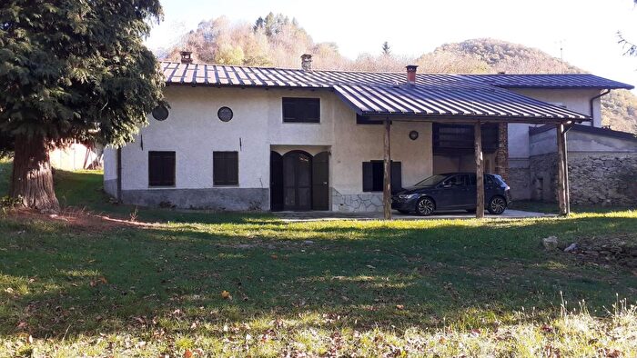 Casa con 8 locali in vendita in Via Terenin, Chiusa Di Pesio