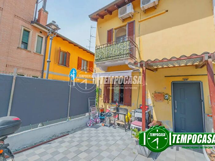 Casa trilocale in vendita in Via Binaschi, Binasco