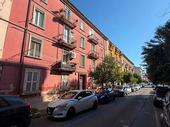 Appartamento trilocale in vendita in Via Domenico Milelli, Cosenza