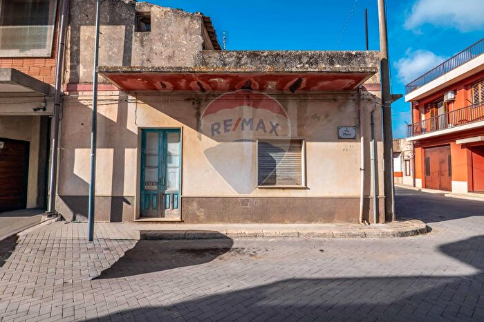 Casa con 5 locali in vendita in Via Vittorio Veneto, Mazzarrone