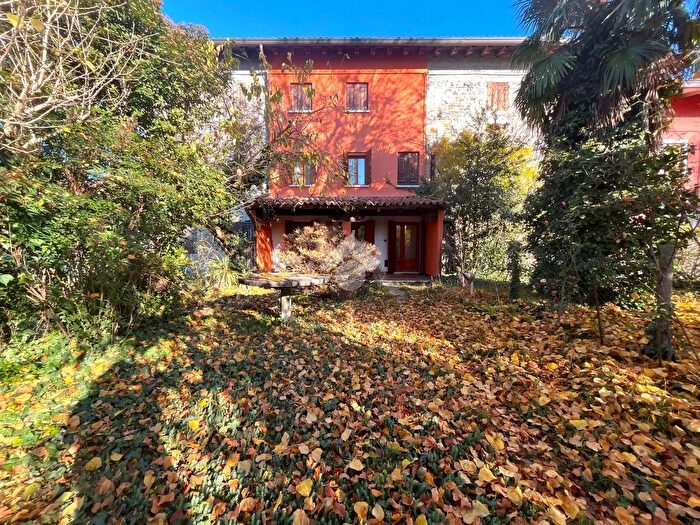 Casa con 6 locali in vendita in Via XI Febbraio, Arcade