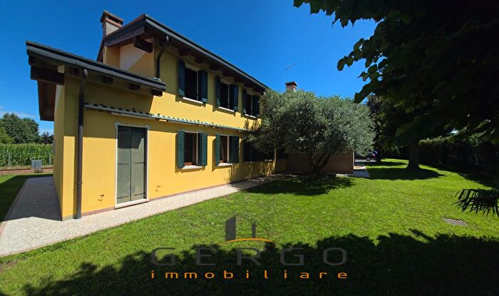 Casa con 6 locali in vendita in Via Dante Alighieri, San Giorgio Delle Pertiche