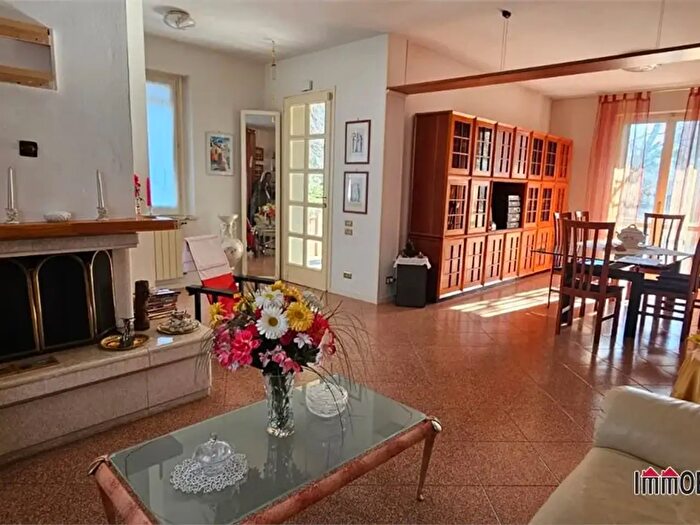 Casa con 8 locali in vendita in Colle Di Val DElsa