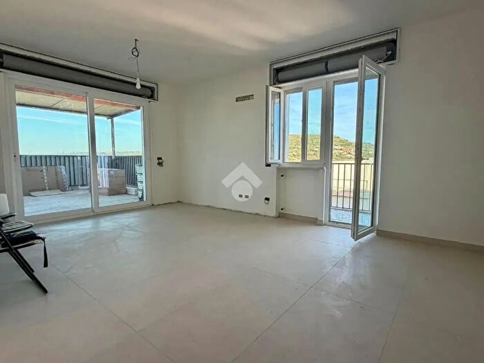 Appartamento trilocale in vendita in Via Tosi, Pozzuoli