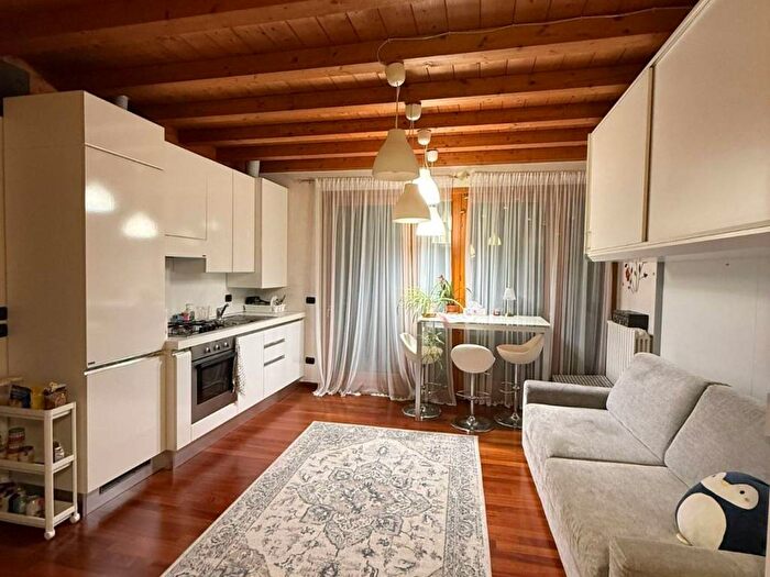 Appartamento monolocale in affitto in Via Novembre, Rezzato