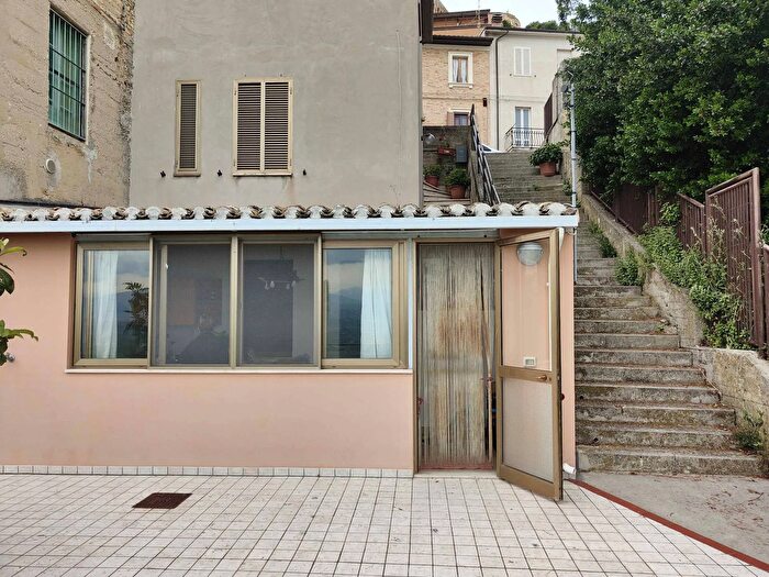 Appartamento trilocale in vendita in Viale G Leopardi, Acquaviva Picena