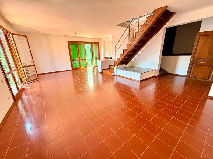 Appartamento con 7 locali in vendita in Ponsacco