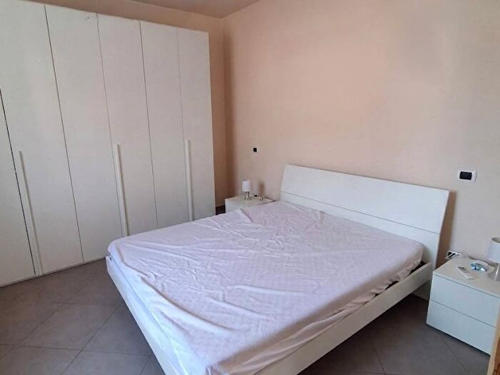 Appartamento trilocale in affitto in Via Ciro Menotti, Marina di Carrara, Carrara