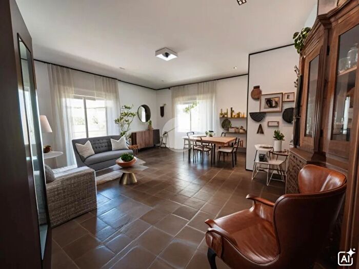 Appartamento con 5 locali in vendita in Via Pigna, Napoli