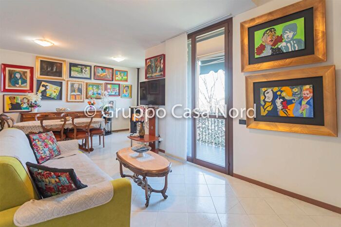 Case in Vendita e in Affitto - 3