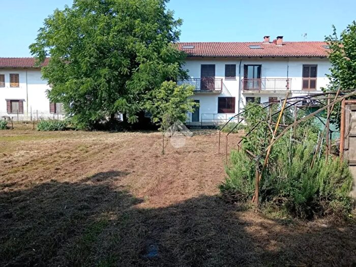 Casa con 6 locali in vendita in Via Quintanello, Vigone