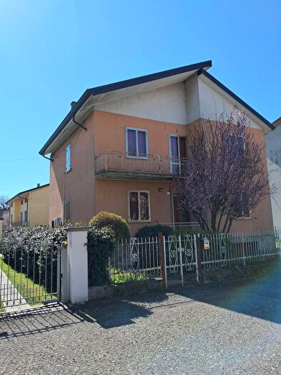 Casa con 6 locali in vendita in Gragnano Trebbiense