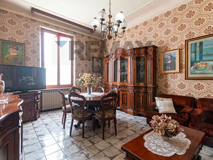 Appartamento con 6 locali in vendita in Viale Trieste, Jesi