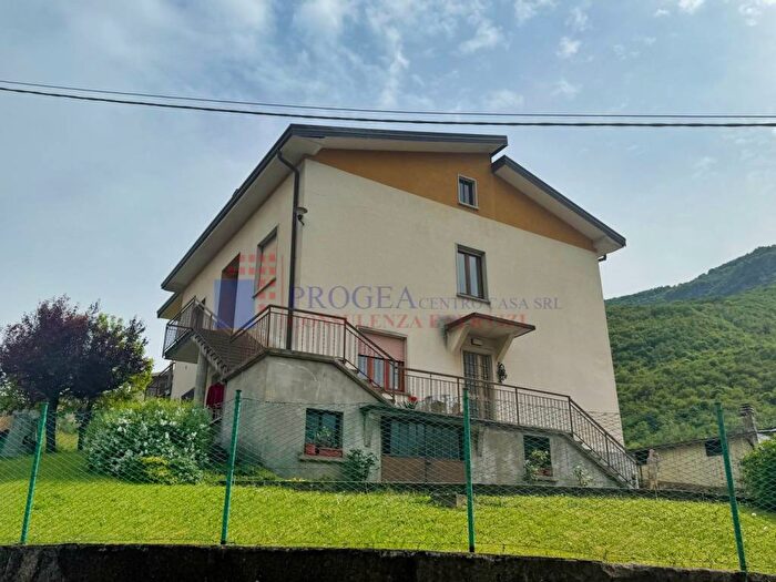 Appartamento quadrilocale in affitto in Via Ca Pietrobelli, Capietrobelli, Bedulita
