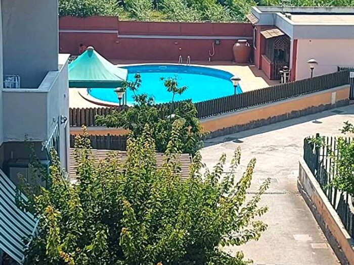 Casa con 6 locali in affitto in Via Staffetta, Lago Patria, Giugliano in Campania